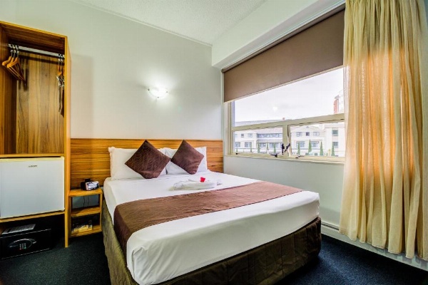 Ascotia Off Queen image 10