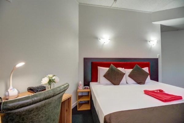 Ascotia Off Queen image 12