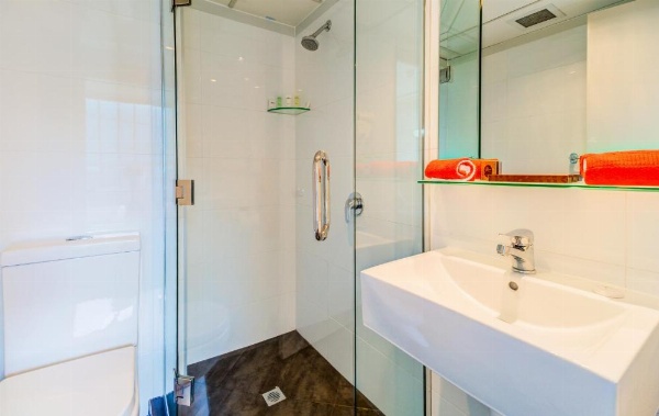 Ascotia Off Queen image 18