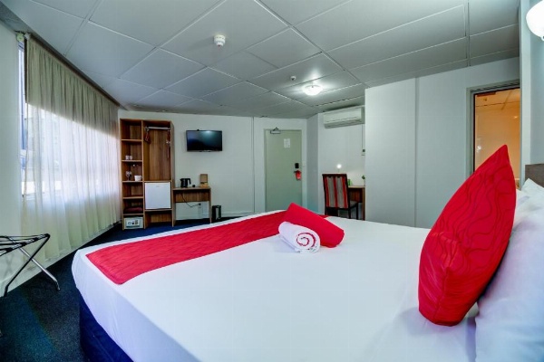 Ascotia Off Queen image 20