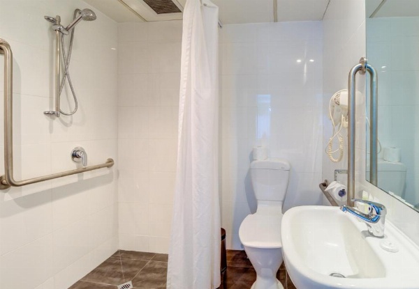 Ascotia Off Queen image 23