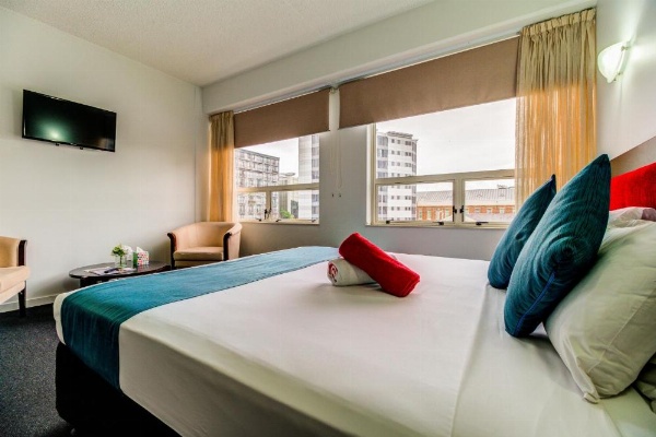 Ascotia Off Queen image 26