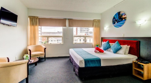 Ascotia Off Queen image 30